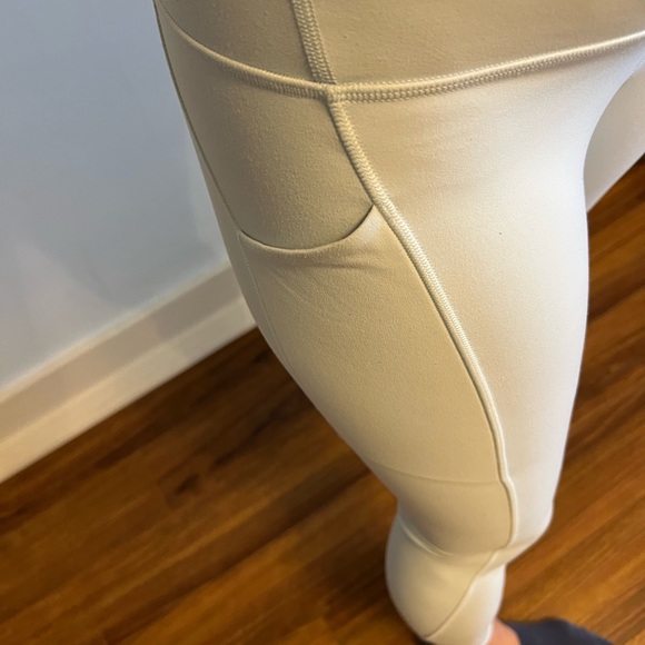 Align 25” powder blue lululemon size 6 - Picture 6 of 7